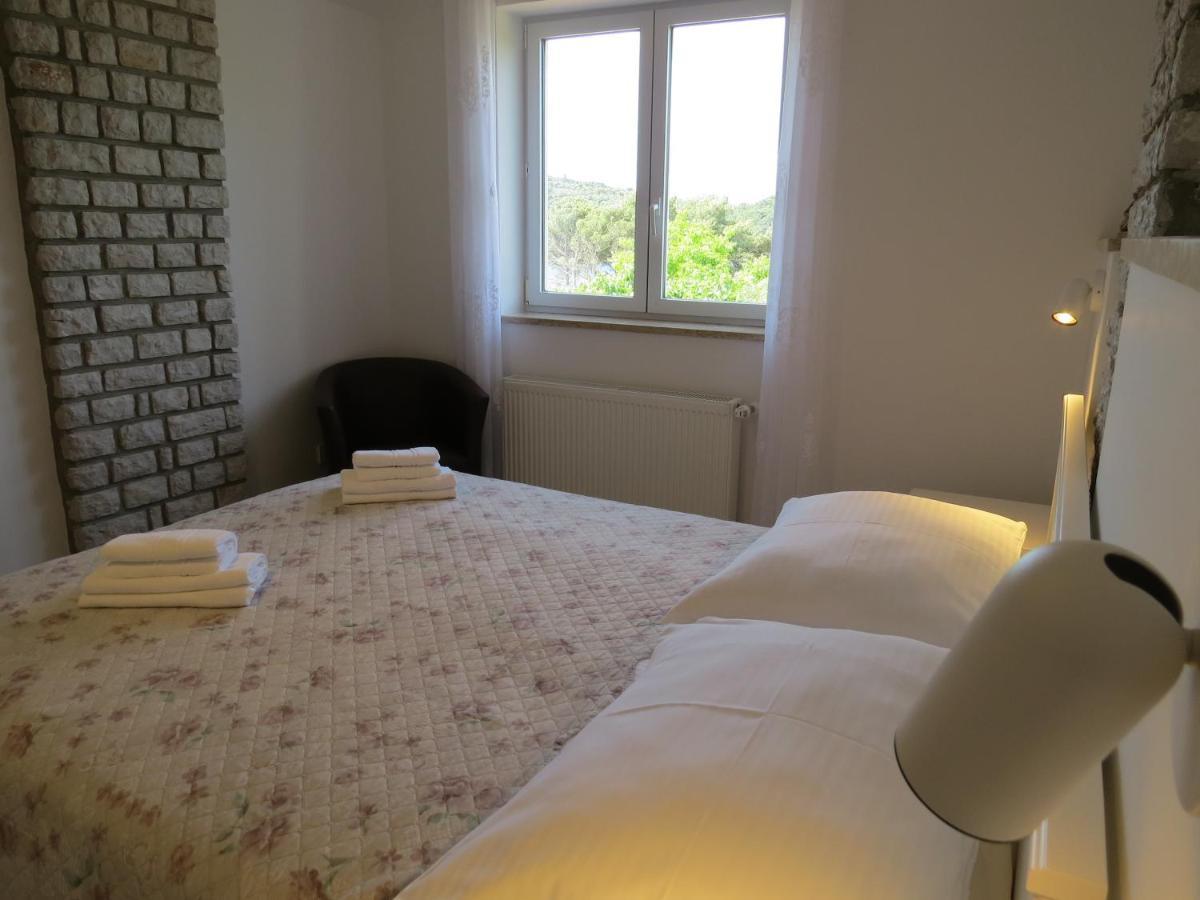 Apartments Vodaric Крес Екстериор снимка