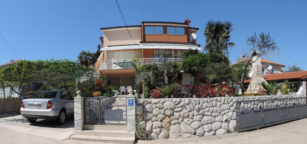 Apartments Vodaric Крес Екстериор снимка