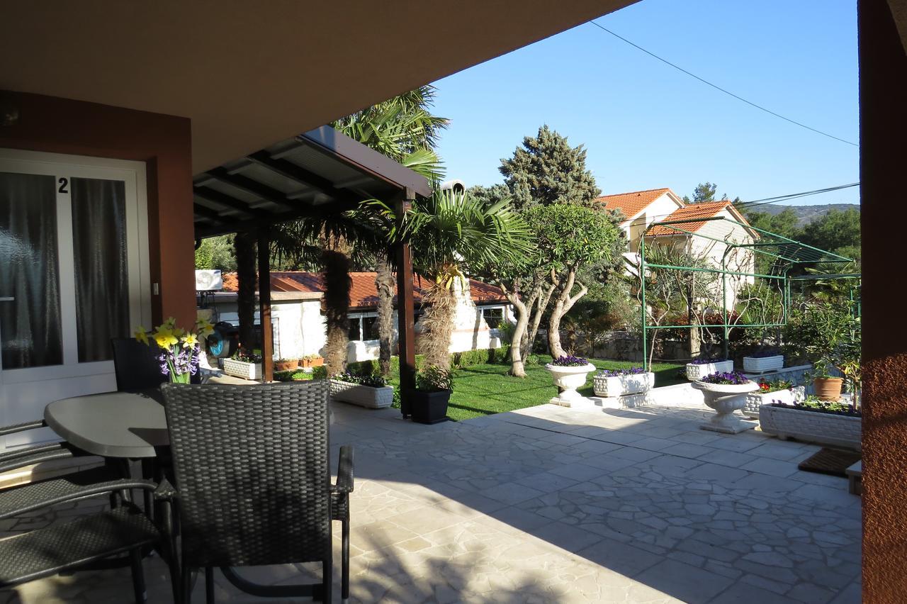 Apartments Vodaric Крес Екстериор снимка